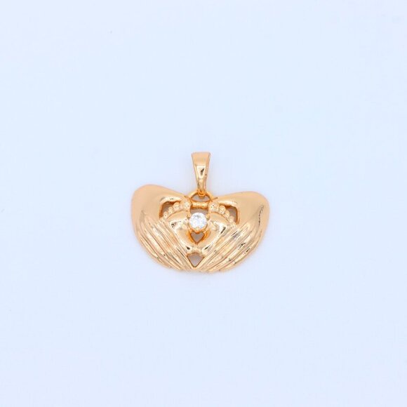 "Heart-Shaped Hand Embrace Pendant with Crystal, XPPT1584 - Picture 9 of 13